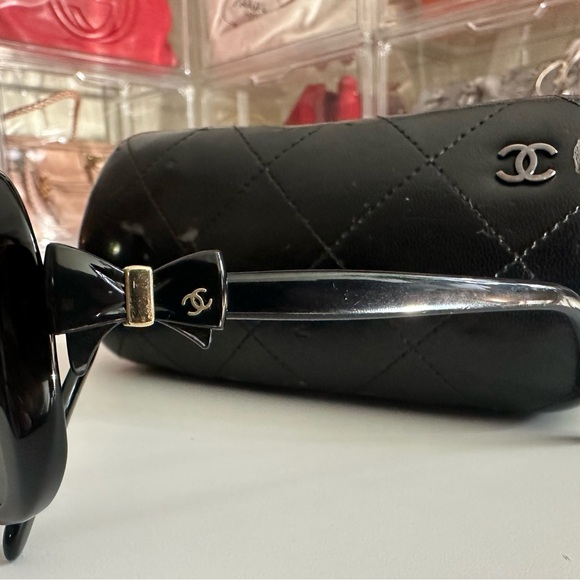 Authentic Chanel Black Oversized Sunglasses for women. - Picture 3 of 10